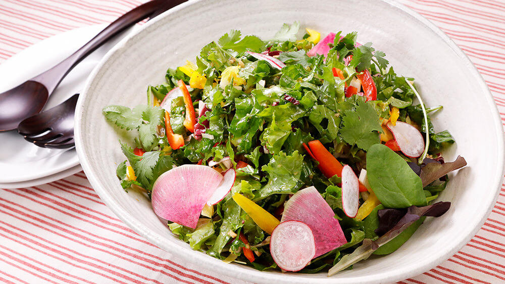 GREEN SALAD WITH ASIAN DRESSING