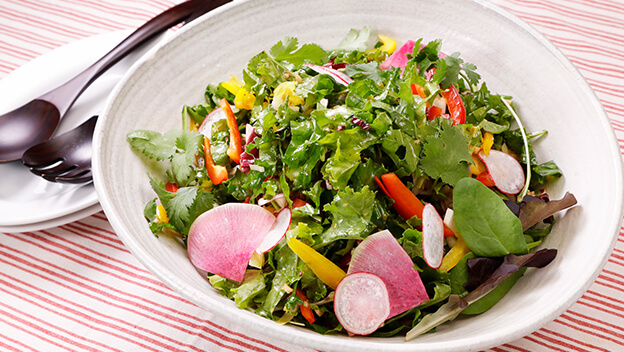 GREEN SALAD WITH ASIAN DRESSING